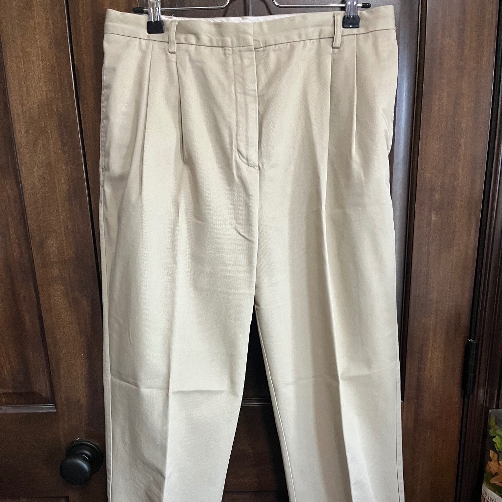 Land's End tan pleated front chinos Sz 12